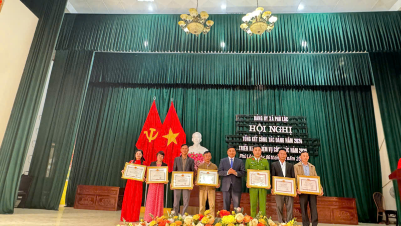 Đảng ủy xã Phú Lộc tổ chức Hội nghị tổng kết công tác Đảng năm 2024. Triển khai nhiệm vụ công tác năm 2025.